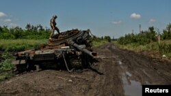 Уничтоженный российский танк в Запорожской области Украины, иллюстративная фотография