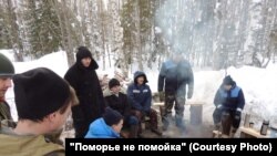 Участники акции против строительства мусорного полигона в Шиесе, Архангельская область (архивное фото)